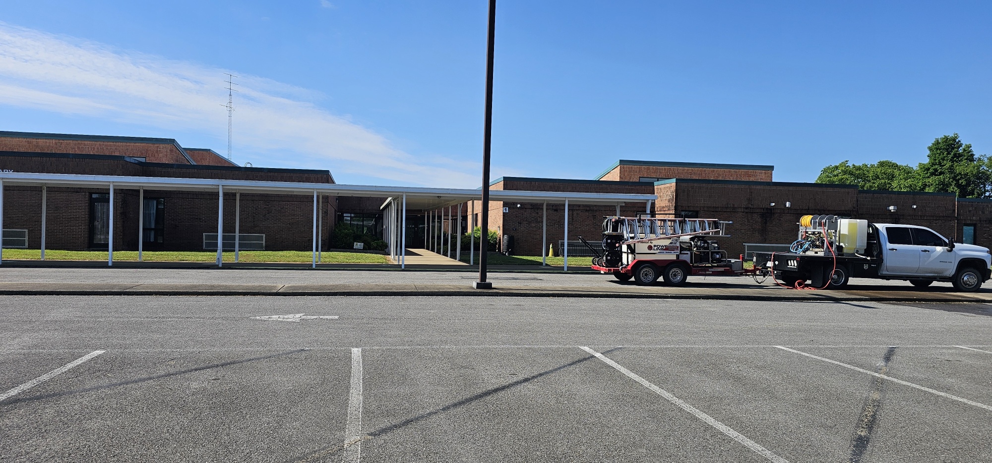 Top Quality Full Service Exterior Clean for Howard Elementary in Gallatin Tn